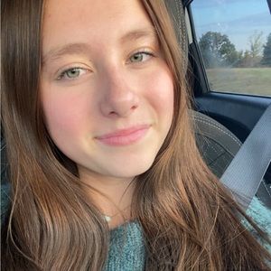 Meet your Posher, Ella